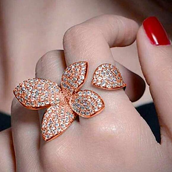 Rose Gold Four Leaf Clover Zircon Ring - Picture 3 of 5